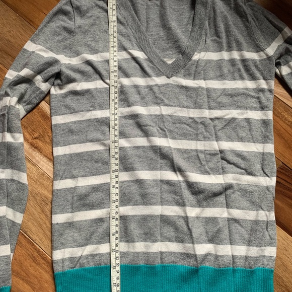 J Crew V-neck Sweater - Picture 5 of 6